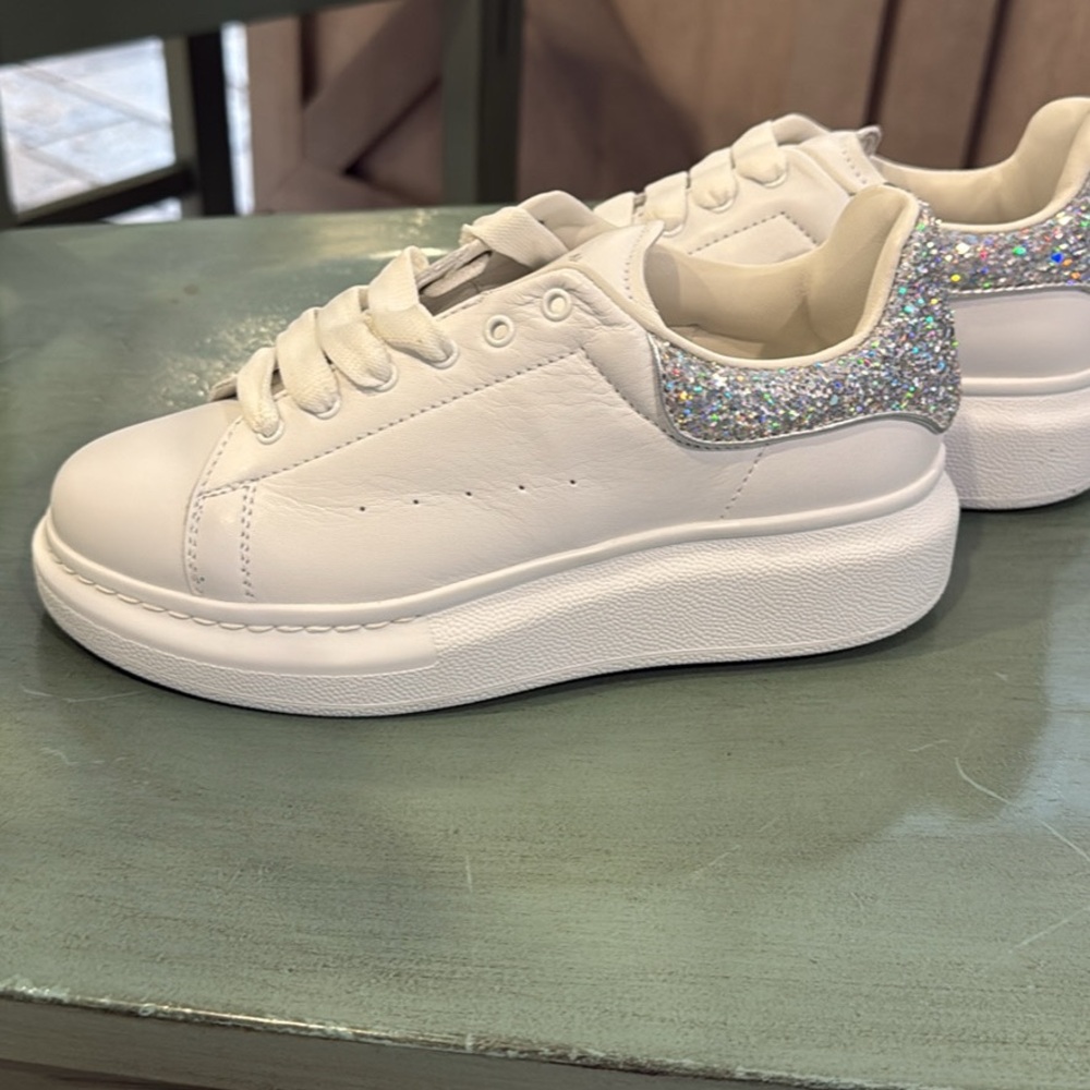 Brand NEW Alexander McQueen Kids White Sneakers